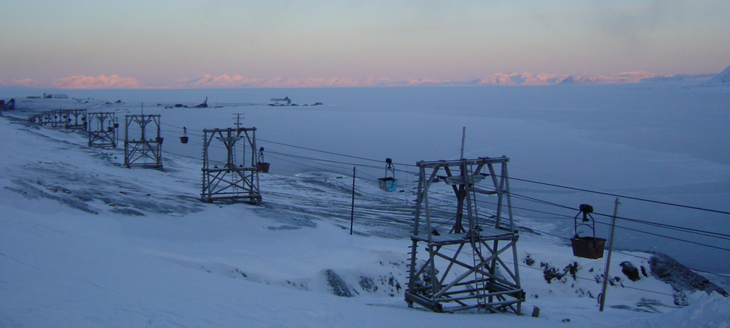 fot 4. kolejka linowa do transportu wegla longyearbyen